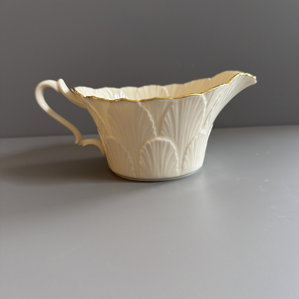 Vintage Mid Century Lenox Scalloped Leaf Cottage Style Creamer Ivory Gold